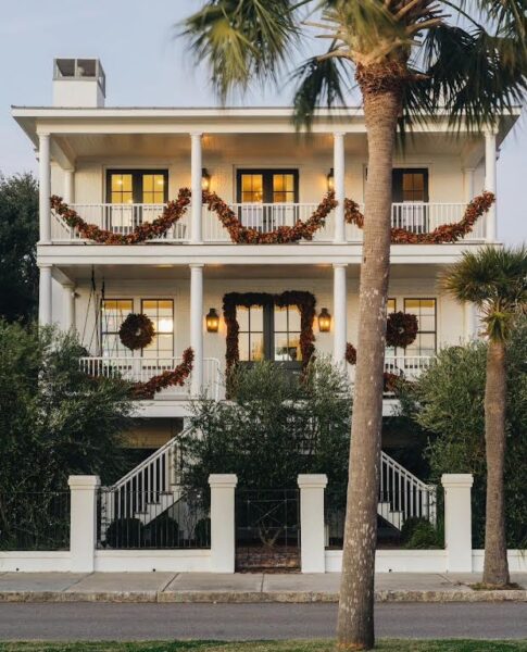 Weston Farms Magnolia Garland