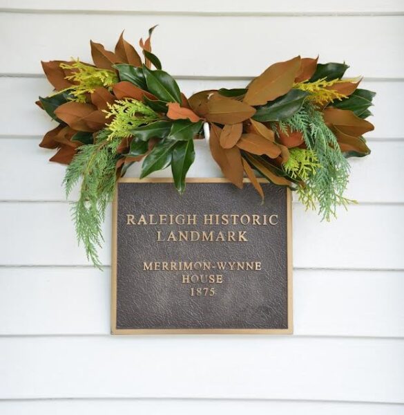 High Point Tapestry 24" Bowtie