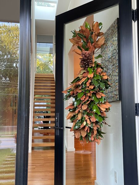 Weston Farms Magnolia Vertical Swag