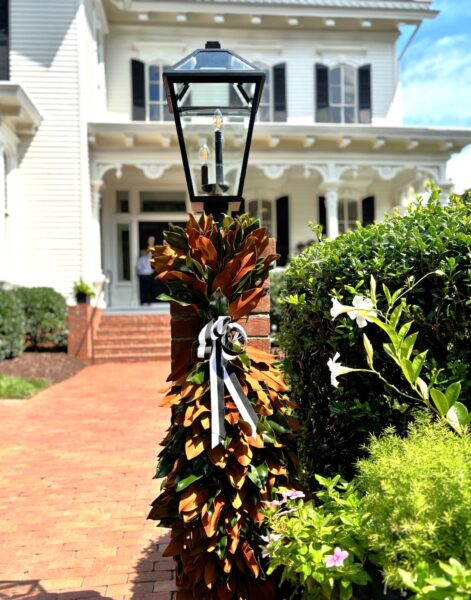 Weston Farms Magnolia Vertical Swag